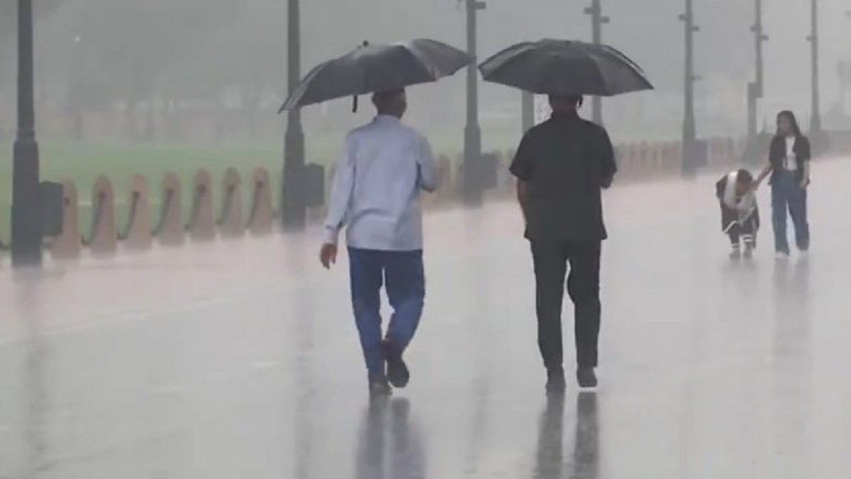 IMD Rain Alert: देश के 15 राज्यों में भारी बारिश का अलर्ट; हिमाचल में 'ऑरेंज अलर्ट' और जम्मू-कश्मीर में बाढ़ की चेतावनी
