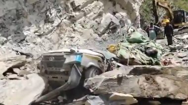 Himachal Pradesh Landslide: लाहौल-स्पीति में पहाड़ बना काल, चलती गाड़ी पर गिरीं विशाल चट्टानें; 6 महीने के मासूम समेत 13 की मौत