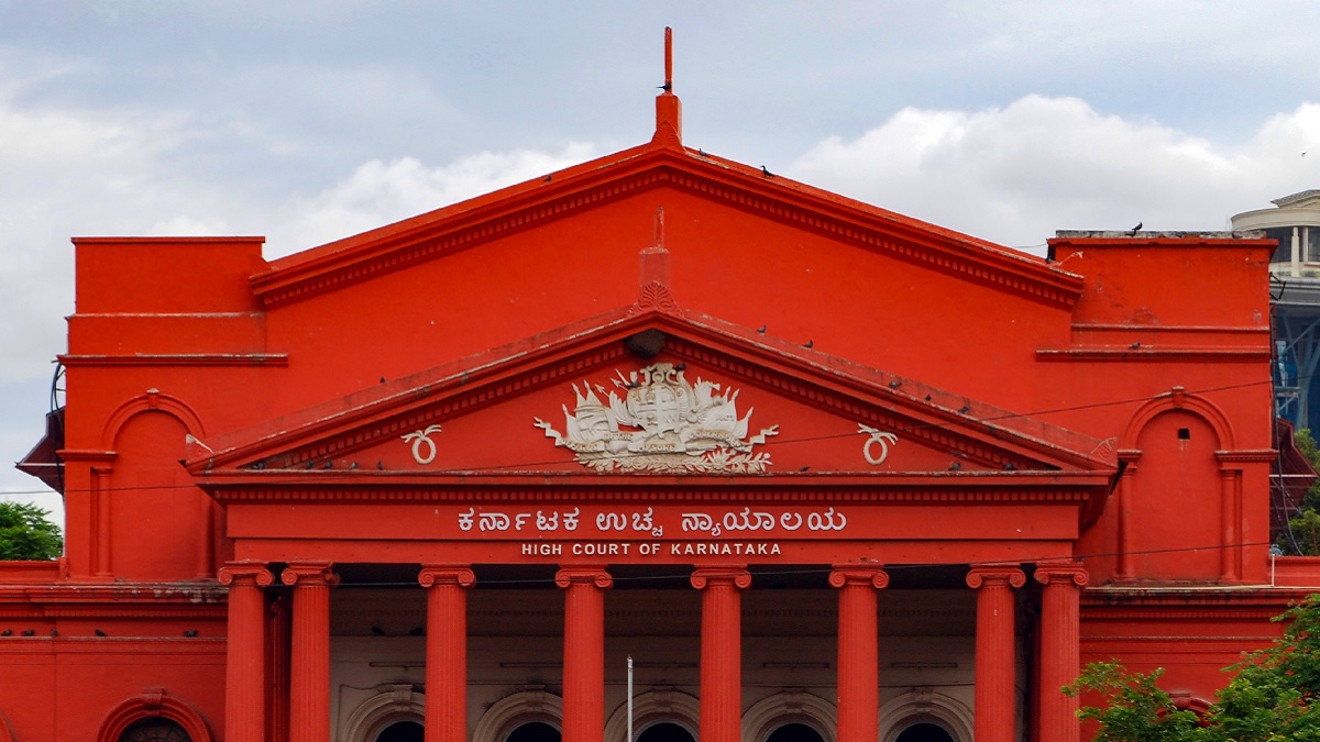 Karnataka High Court: सहपाठी को इंस्टाग्राम पर 'Pretty' कहना अपराध नहीं; कर्नाटक हाई कोर्ट ने छात्र के खिलाफ दर्ज आपराधिक केस किया रद्द