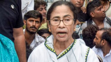 West Bengal: कोलकाता में विरोध प्रदर्शन के दौरान आपा खोईं ममता बनर्जी, सरेआम पार्टी कार्यकर्ता को जड़ा थप्पड़; सुकांत मजूमदार ने साधा निशाना