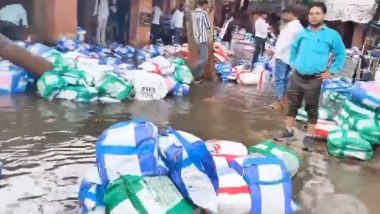 बिहार: बक्सर में बारिश के पानी में तैरते मिले नौवीं से बारहवीं के प्रश्नपत्र और उत्तर पुस्तिकाएं, वीडियो वायरल होने पर शिक्षा विभाग की सफाई (Watch Video)