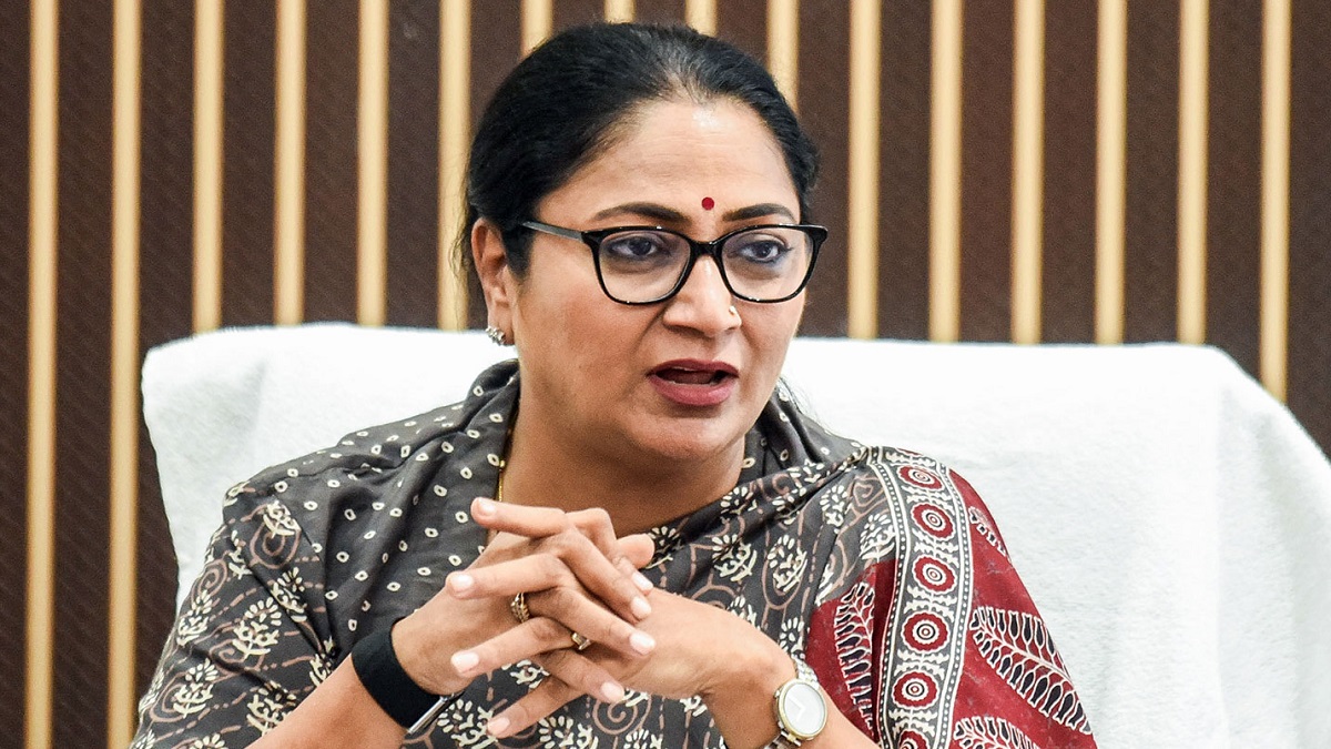 Delhi Lakshmi Yojana: दिल्ली की महिलाओं को हर महीने मिलेंगे ₹2,500, कैबिनेट ने दी मंजूरी; जानें कौन उठा सकेगा फायदा