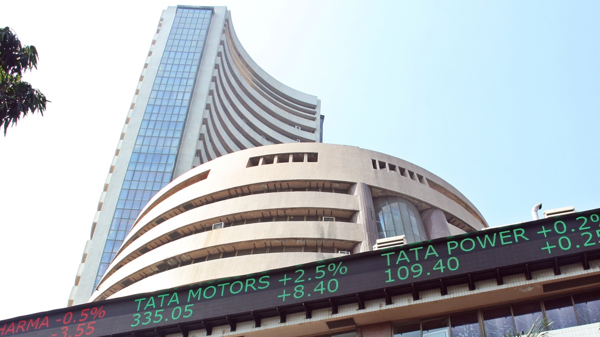 Stock Market Today: शेयर बाजार में भारी गिरावट, डोनाल्ड ट्रंप के बयान से सेंसेक्स 1,600 से अधिक अंक टूटा; निवेशकों के डूबे ₹4 लाख करोड़