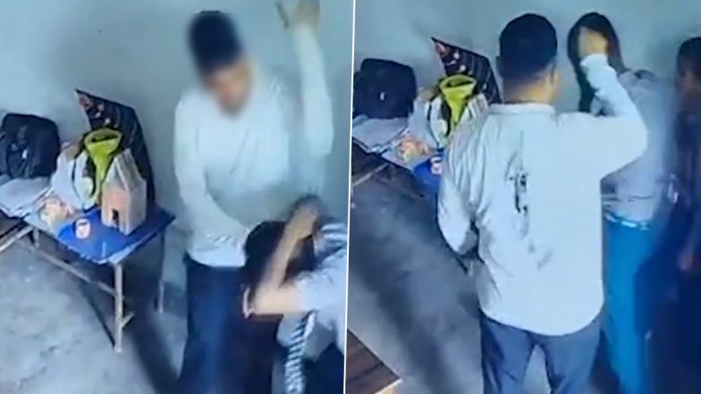 Aligarh School Student Beaten: अलीगढ़ में शिक्षक ने छात्र को बेरहमी से पीटा; सीसीटीवी में कैद हुई घटना, वीडियो वायरल