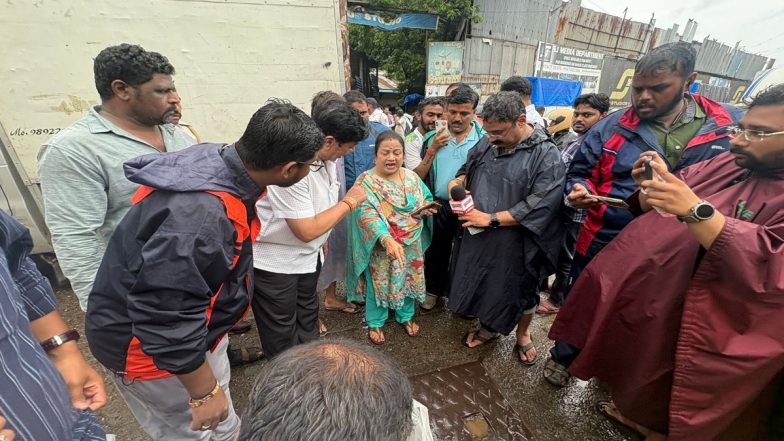 Mumbai Open Manhole Death: साकीनाका में बुजुर्ग की मौत के बाद BMC की बड़ी कार्रवाई, 'L' वार्ड के असिस्टेंट कमिश्नर समेत 4 अधिकारी सस्पेंड