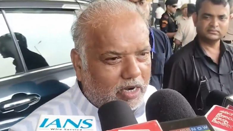 Bihar: 'लोगों को डायबिटीज हो रहा है, चीनी महंगी होने से फर्क नहीं पड़ेगा'; बिहार के मंत्री श्रवण कुमार के बयान पर बवाल (Video)