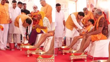 Uttarakhand: हरिद्वार में सीएम पुष्कर सिंह धामी ने कांवड़ियों के पैर धोकर किया स्वागत, सोशल मीडिया पर वीडियो वायरल