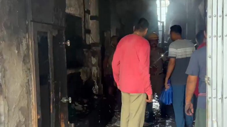 Tarapith Hotel Fire Video: पश्चिम बंगाल के तारापीठ में दुखद हादसा,  होटल में आग लगने से 7 श्रद्धालुओं की मौत, कई गंभीर रूप से घायल