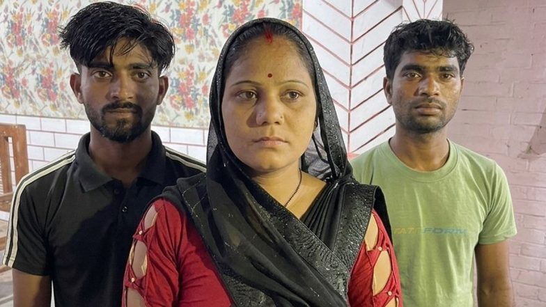 Sitapur Viral Video: पति और प्रेमी दोनों के साथ रहना चाहती है पत्नी, पति ने भी दी सहमति; सीतापुर थाने पहुंचा अनोखा मामला