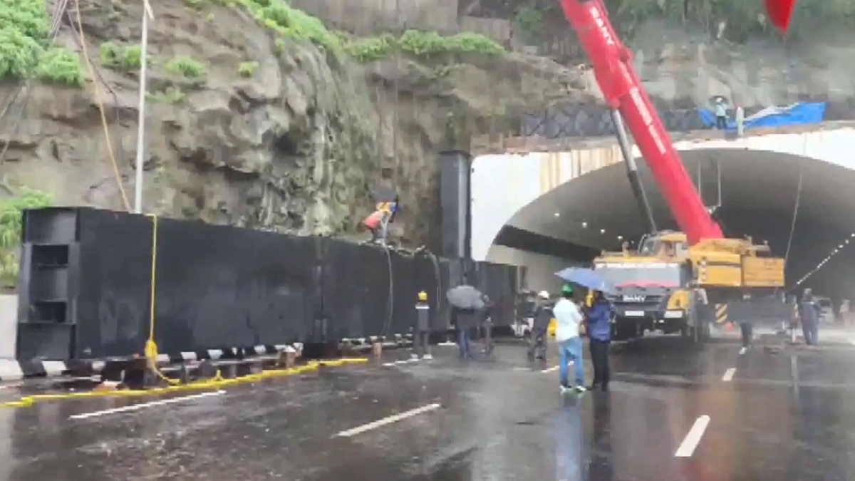 Mumbai-Pune Expressway: मेंटेनेंस और मॉक ड्रिल के लिए 3 घंटे बंद रही पुणे से मुंबई लेन, अब ट्रैफिक सामान्य