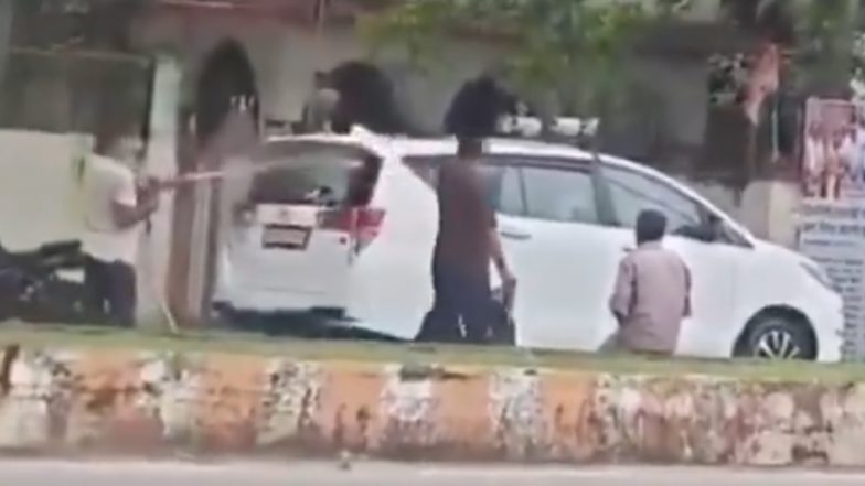MLA Ramniwas Shah: एमपी के सिंगरौली में सरकारी संसाधनों का दुरुपयोग, BJP विधायक की प्राइवेट कार को फायर ब्रिगेड की गाड़ी से धोया गया, VIDEO वायरल