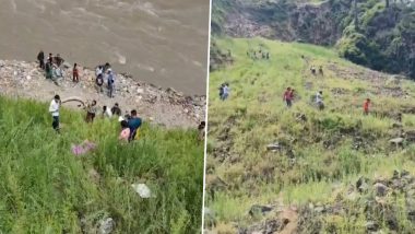 Jammu-Kashmir Accident: स्वतंत्रता दिवस पर जम्मू-कश्मीर के किश्तवाड़ में बड़ा हादसा, चिनाब नदी में गिरी स्कॉर्पियो, 5 लोगों की मौत; VIDEO