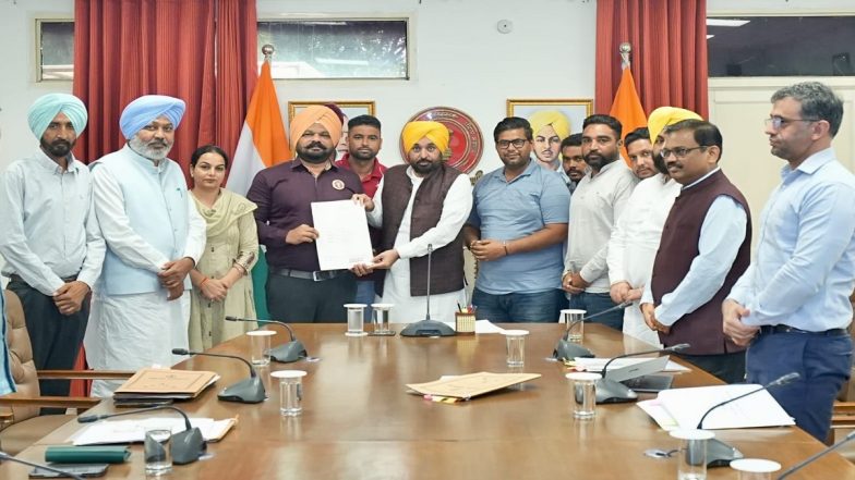 Punjab Adarsh School Teachers Salary Hike: पंजाब सरकार का बड़ा फैसला; आदर्श स्कूल शिक्षकों के वेतन में 120% से अधिक की बढ़ोतरी
