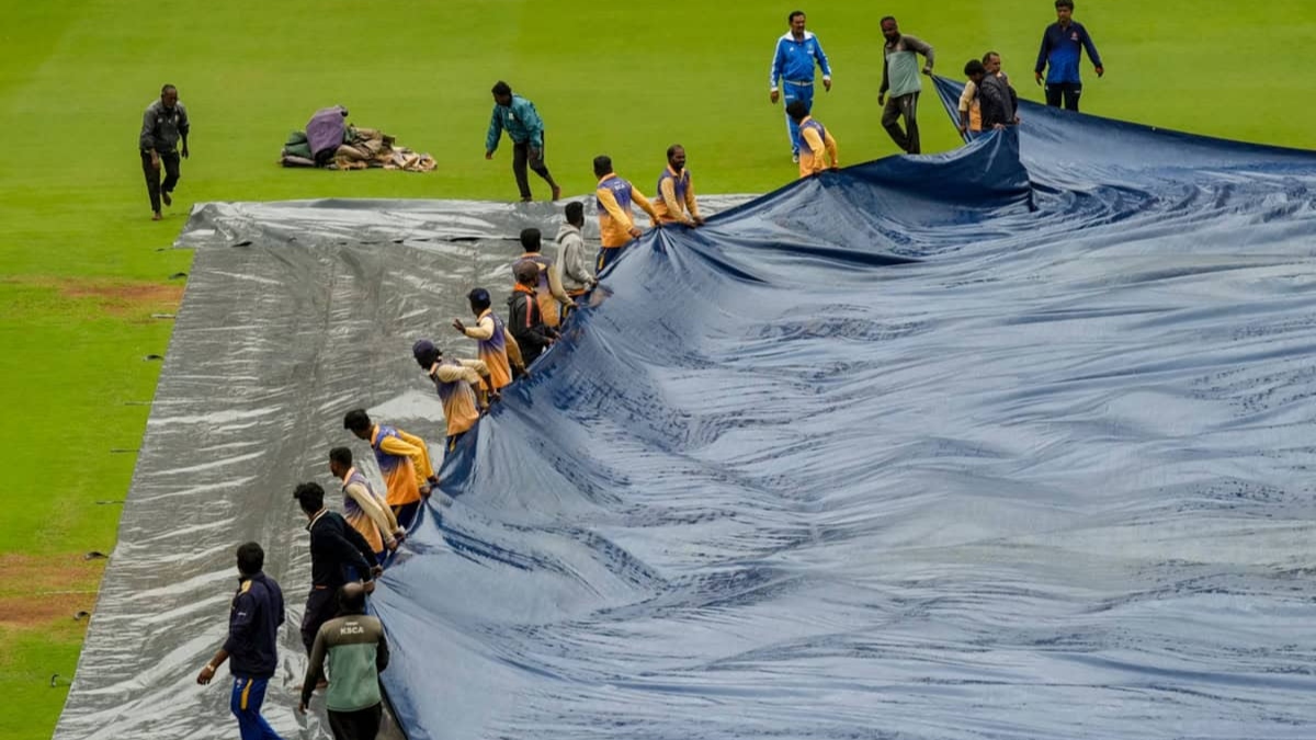 IND vs SL 2nd Test Day 2 Colombo Weather Update: दूसरे दिन कोलंबो में बारिश बनेगी विलेन या बिना रुकावट होगा खेल? मुकाबला शुरू होने से पहले जानें मौसम का हाल