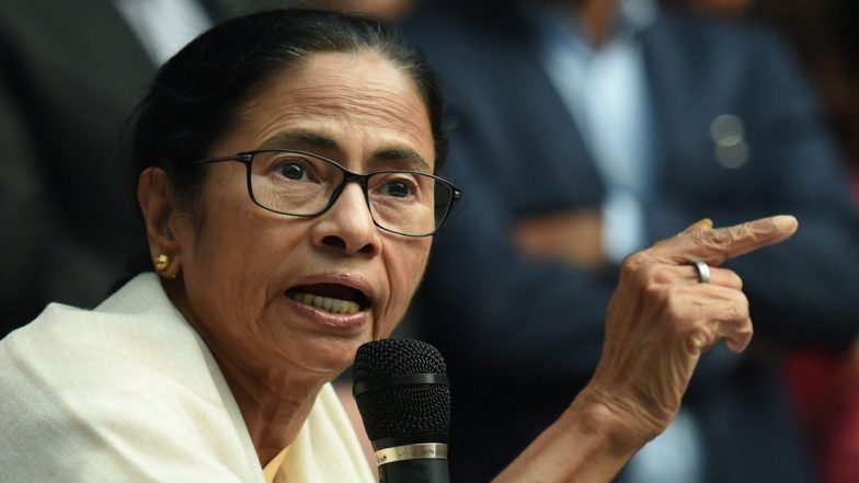 ममता बनर्जी के काफिले का हलीशहर में विरोध, 'चोर' के नारे लगे, पथराव के भी आरोप; TMC और स्थानीय लोगों के दावों में टकराव