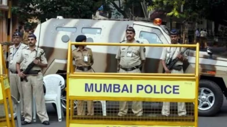 Mumbai Police Payroll Scam: मुंबई पुलिस में ₹6.41 करोड़ का सैलरी घोटाला; 10 'फर्जी' कर्मचारियों के नाम पर बांटा गया वेतन