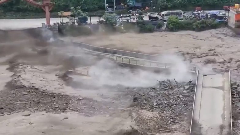 Nepal Flash Flood Threat: नेपाल पर फिर मंडराया भीषण बाढ़ का खतरा, चीन ने बैरियर झील टूटने की चेतावनी जारी की