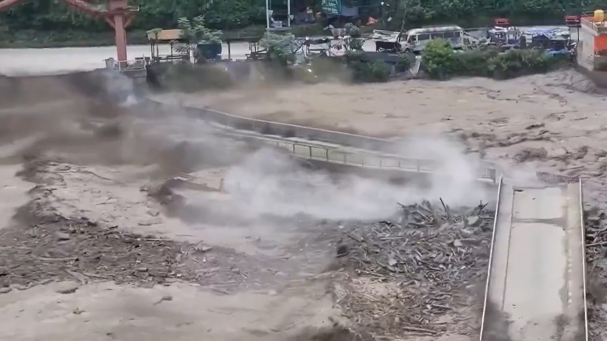 Nepal Flash Flood Threat: नेपाल पर फिर मंडराया भीषण बाढ़ का खतरा, चीन ने बैरियर झील टूटने की चेतावनी जारी की