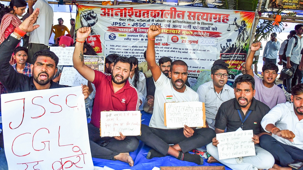 Jharkhand Student Protest: सरकार से बातचीत खत्म, CBI जांच की मांग पर अड़े छात्र, आंदोलन जारी रखने का ऐलान