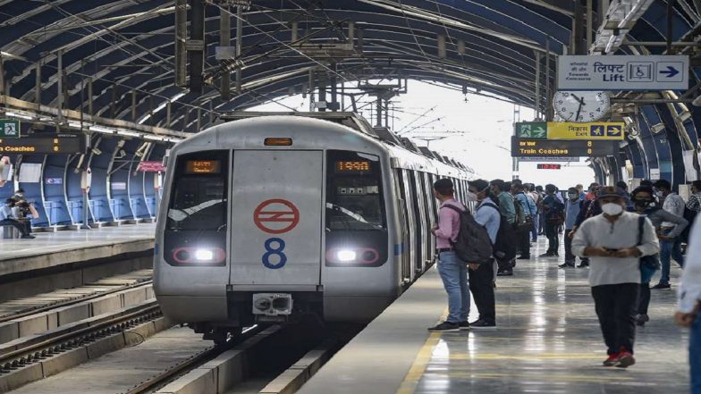DMRC Safety Advisory: स्वतंत्रता दिवस से पहले दिल्ली मेट्रो की अपील; एलिवेटेड ट्रैकों के पास न उड़ाएं पतंग, हो सकता है बड़ा हादसा