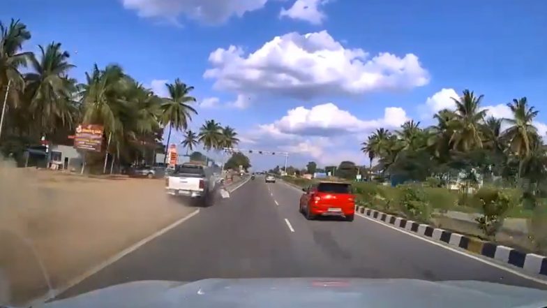 Mandya Road Accident: कर्नाटक के मांड्या में तेज रफ्तार पिकअप ने कार को मारी जोरदार टक्कर; महिला की मौत, 4 घायल; डैशकैम में कैद हुआ हादसा