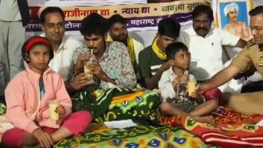 Nashik Students Strike: नासिक में आदिवासी छात्रों ने DM के आश्वासन के बाद खत्म की भूख हड़ताल, मांगें पूरी होने तक धरना प्रदर्शन रहेगा जारी; VIDEO