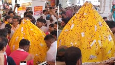 Pune Dagdusheth Ganpati: पुणे के दगडूशेठ हलवाई गणपति के चरणों में अर्पित किया गया 251 किलो का मोदक केक; देखें VIDEO