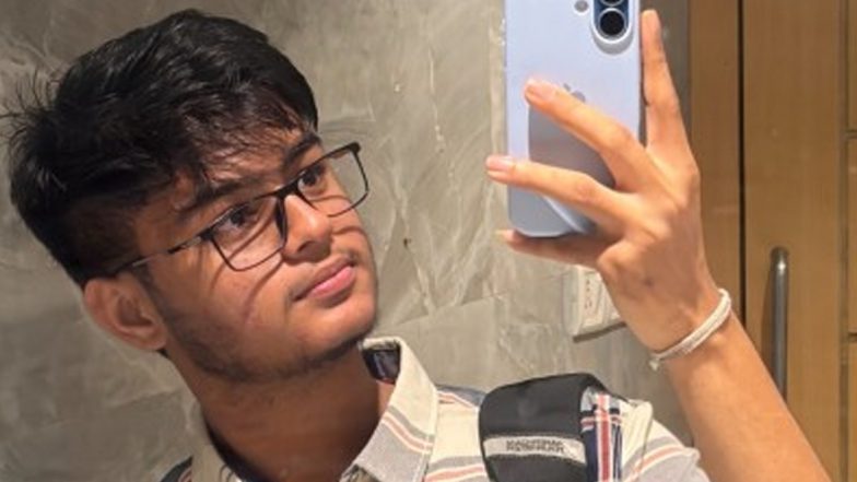 Sahil Wakode Suicide Case: साहिल वाकोडे की मौत के मामले में IIT बॉम्बे के छात्रों का कैंडल मार्च, जांच समिति के पुनर्गठन की उठाई मांग