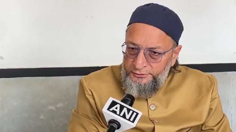 Owaisi&rsquo;s Convoy Accident: भोपाल में असदुद्दीन ओवैसी के काफिले की गाड़ियां टकराईं, 4-5 बाइक सवार घायल; VIDEO