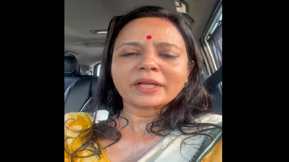 Mahua Moitra Egg Attack: महुआ मोइत्रा पर फिर फेंके गए अंडे; BJP पर लगाया हमले का आरोप