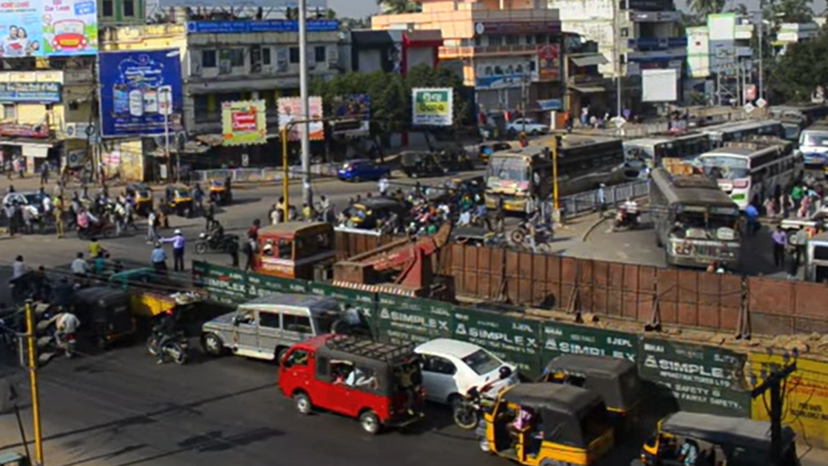 Odisha Traffic Rules: बिना PUC सर्टिफिकेट वाहन चलाने पर नए चालान रेट्स जारी: ओडिशा सरकार ने 10,000 रुपये का जुर्माना घटाकर अधिकतम 6,000 किया