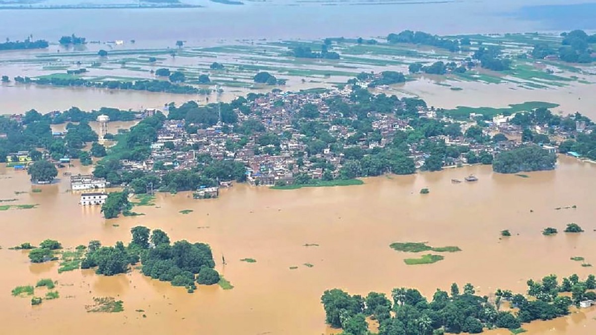 Bihar Flood Update: बिहार में बाढ़ का खतरा गहराया, पटना में गंगा खतरे के निशान से करीब 2 मीटर ऊपर; 10 लाख से ज्यादा लोग प्रभावित