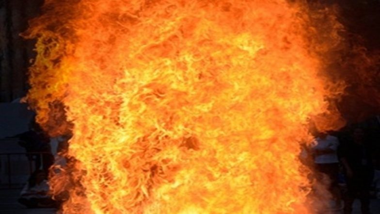 Mumbai Dharavi Fire: मुंबई के धारावी के में LPG सिलेंडर से रिसाव के बाद लगी आग, दो बच्चों समेत 4 लोग झुलसे