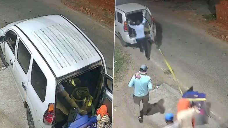 Deoghar ATM Theft: झारखंड के देवघर में चोरों का दुस्साहस, ATM का शटर तोड़ कार से बांधकर पूरी मशीन उखाड़ ले गए; VIDEO वायरल