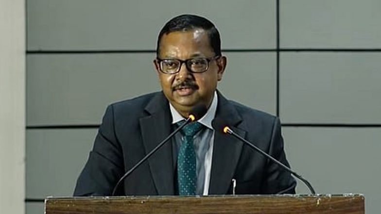 'यह संविधान के मूल पर सीधा प्रहार है': मताधिकार छीनने पर बोले सुप्रीम कोर्ट के जस्टिस उज्ज्वल भुइयां; 'बिना नोटिस और सुनवाई के वोटर लिस्ट से नाम नहीं कट सकता'