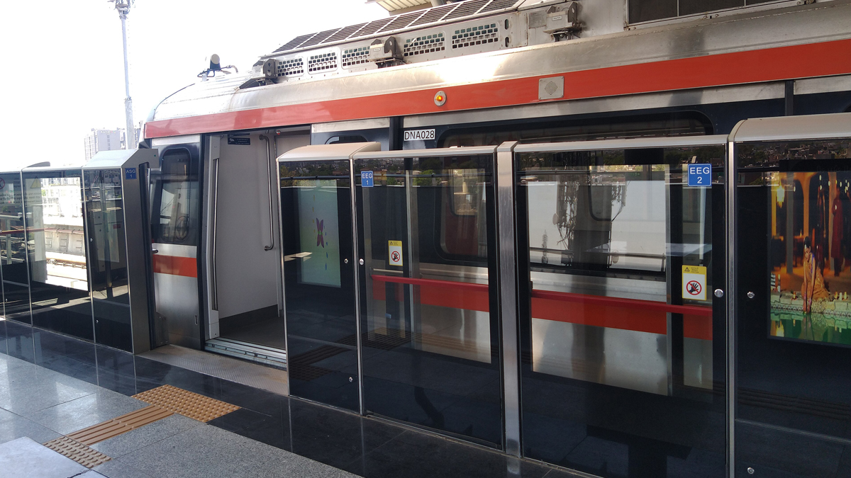 Ahmedabad Metro: गरबा प्रेमियों को बड़ी राहत; 19 अक्टूबर तक देर रात 2 बजे तक चलेगी अहमदाबाद मेट्रो, लागू होगा 50 रुपये का स्पेशल पेपर टिकट