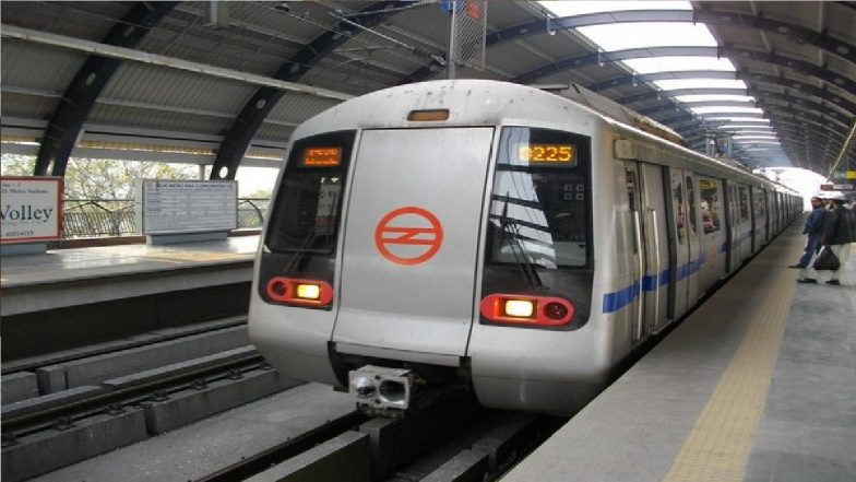 Delhi Metro Seat Row: दिल्ली मेट्रो में सीट विवाद में मारपीट के बाद 48 वर्षीय व्यक्ति की मौत, पूर्व IAS अधिकारी और बेटा गिरफ्तार
