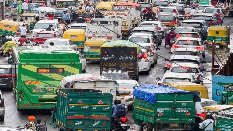 Delhi Traffic Advisory: दिल्ली में जंतर-मंतर और कनॉट प्लेस के पास ट्रैफिक प्रतिबंध; प्रस्तावित प्रदर्शन के चलते पुलिस की बैरिकेडिंग, इन रास्तों से बचें