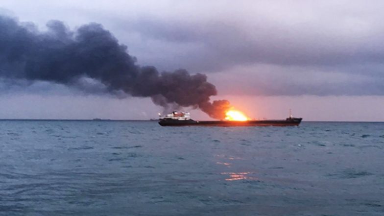 Strait of Hormuz Incident: होर्मुज जलडमरूमध्य में कुवैती तेल टैंकर पर अज्ञात वस्तु से हमला; 21 भारतीय नाविक सुरक्षित, सरकार रख रही नजर